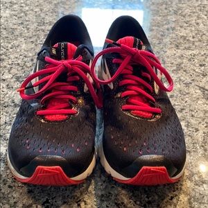 Woman’s Brooks Glycerin 16 size 8